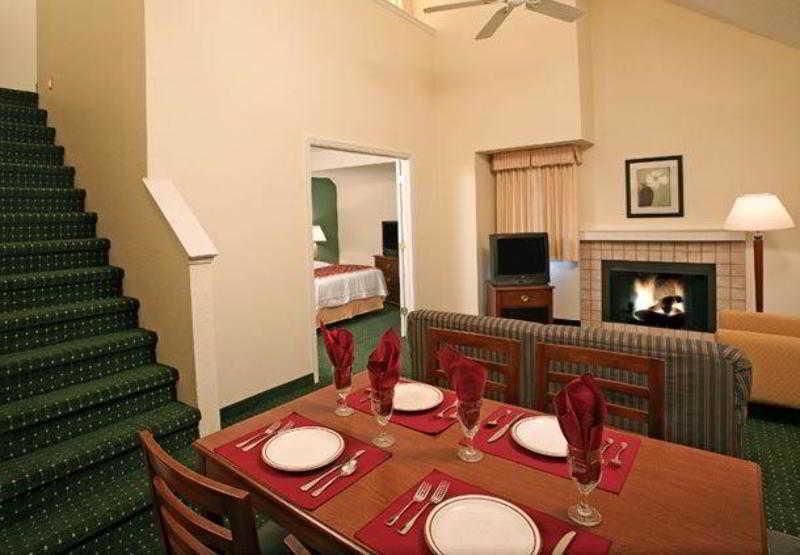 Sonesta Es Suites Oklahoma Restoran fotoğraf